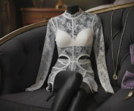 Body lingerie femme en dentelle transparente élégant et sexy